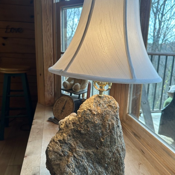 Rustic one of a kind hand crafted Stone Table Lamp with white Shade. Quartz/Mica - Picture 3 of 5